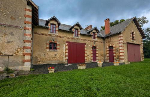 Gîte unique dans propriété historique avec musée, proche Châteauroux, 4 chambres, cheminée, fibre, parking. - FR-1-591-49 - Foto 26