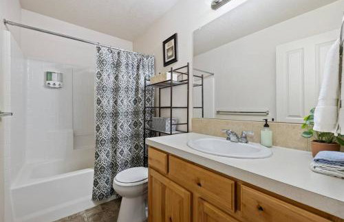 Charming home w/ Fenced Yard On Quiet Street (98) - Foto 13