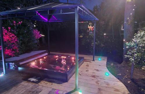 Mini maison Tiny house 6 per 3800m2 jardin Jacuzzi - Foto 3