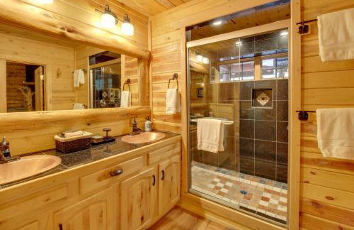 Fire Pit and Hot Tub Lakeside Cabin on 2 Acres! - Foto 20