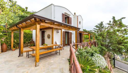 Starhost - La Casella seaview garden terrace and parking - Foto 1, Garden, Garden view