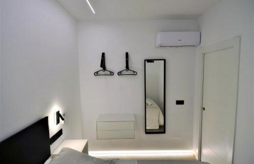 BIBLIOTECA DE LUJO EN EL CENTRO HISTORICO DE MÁLAGa - Photo 5