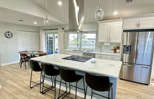 Tranquil Lakeview Home w Porch Bokeelia Retreat - Foto 4