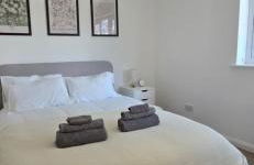 Salisbury City Centre 2-Bedroom Serviced Accommodation-Apartment - PennyVille - Foto 21