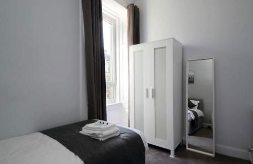 Modern City Centre Apartment in Central Hub - Foto 12