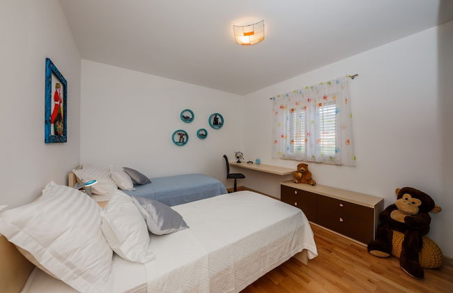 Luxury Secluded Villa w. Pool, Jacuzzi and Garden - Photo 14