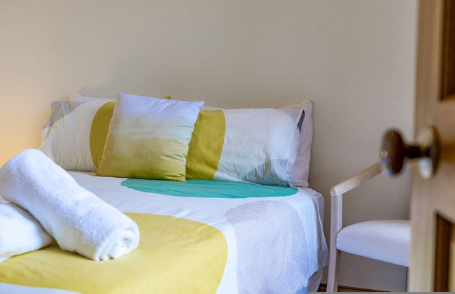 By The Sea Beachfront Apartment Wifi - Photo 18