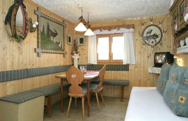 Cozy Chalet in Karrösten near Forest - Foto 8