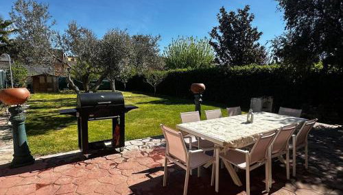 Amplio y Cómodo chalet a 15 minutos del centro con piscina y pistas de tenis - Foto 5, Garden