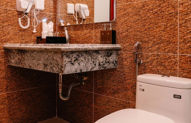 Diamond Hotel - Photo 23