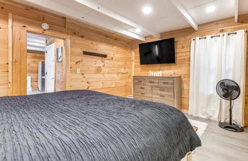 Glamping Getaway at Lake Carmi Cabin! - Foto 11