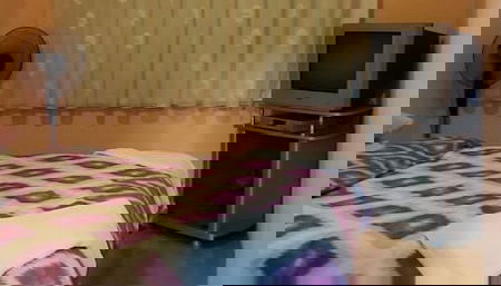 10 Munites Walk to City Center / 10 Munites Walk to Ladies Beach - Photo 2, Room