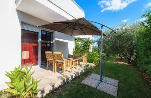 Traumhaftes Apartment nur 500 Meter zum Strand mit Grill, Waschmaschine, Klima - Foto 16