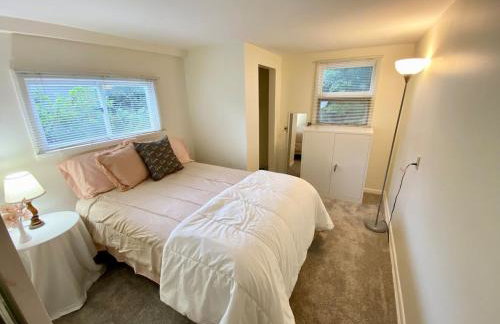 Convenient 2 Bedroom Home in TC - Foto 3