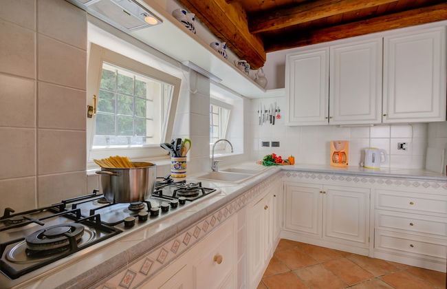 Alberta's Liberty House With Pool - Photo 12