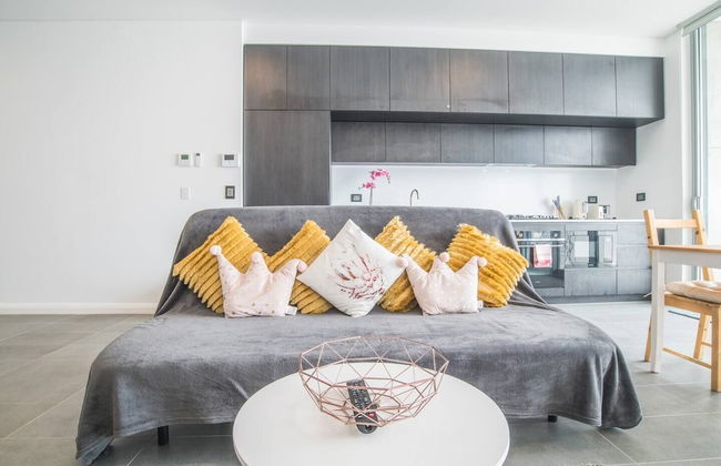 Home With Convenient Location! Close to Train&cbd - Foto 9