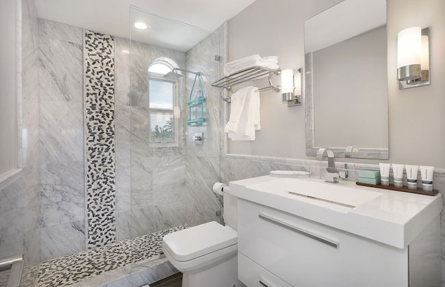 Luxury Beachfront Home With Pool In Islamorada 3 Bedroom Home by RedAwning - Photo 11