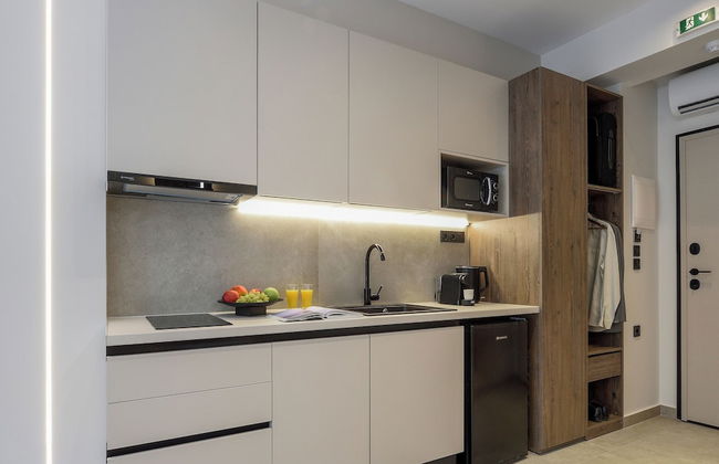 Loena Luxury Suites - Photo 12