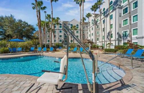 Condo near Disney-free shuttle to all theme parks - Foto 44