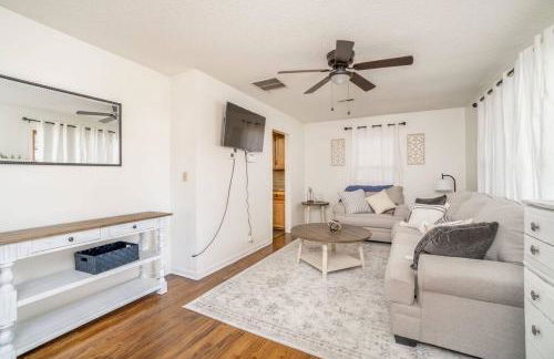 2 Bed 1 Bath Home w 2 Car Garage & Fenced Yard - Photo 7