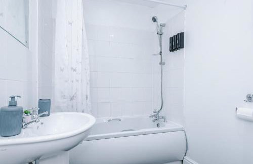 Luxury 1 bedrooom house, sleeps 4, free parking - Foto 24