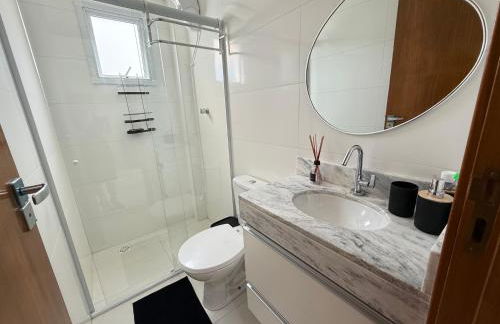 Apartamento Vista Mar Mirim 2 Dormitorios suite com Wifi para até 8 pessoas 1 vaga de estacionamento - Foto 10