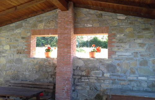 A fine 2 bedroom stone house in Emila - Photo 10