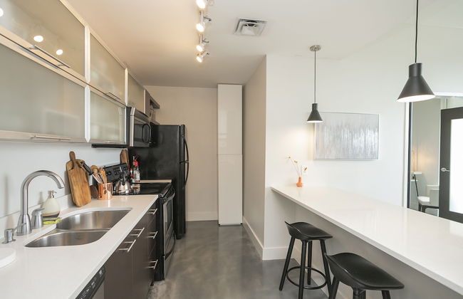 Sleek Furnished Modern Downtown Condo - Foto 12
