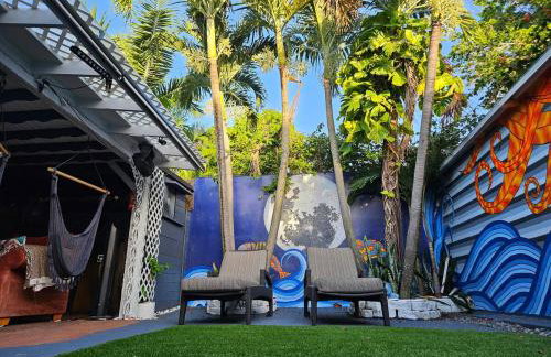 Artistic Retreat, King Suite with Private Balcony! - Foto 22