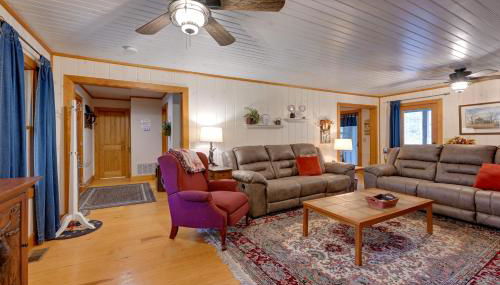 Creekside Family Retreat by Waterfalls and Hiking! - Foto 5