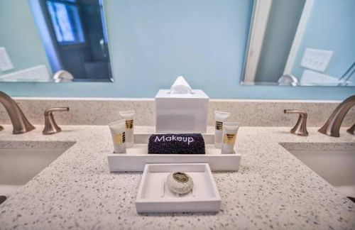 The Bluffton Village Home - 5 BR in Old Town w Carriage Home - Foto 6