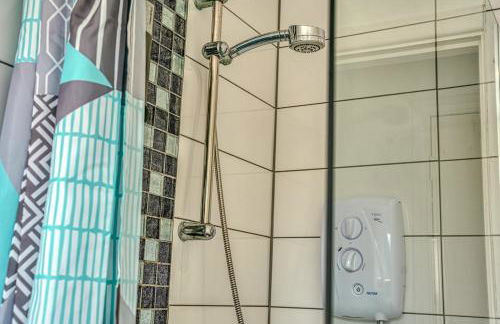 Budget 1-Bed Flat in Manchester - Photo 16