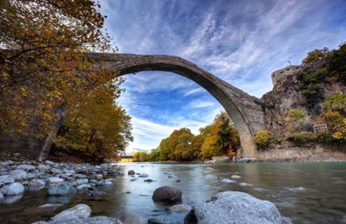 Small Town Apartment - Photo 25