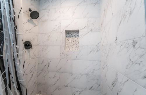 Luxury Living Just Steps from the Strip - Foto 49