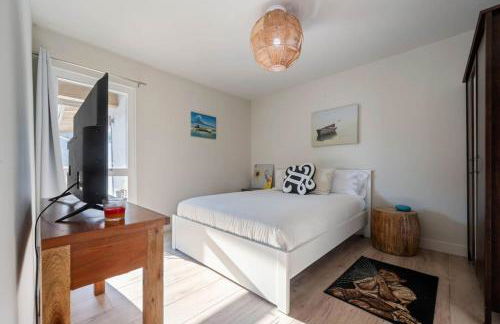 Middlebury Heights with Pool - Foto 18