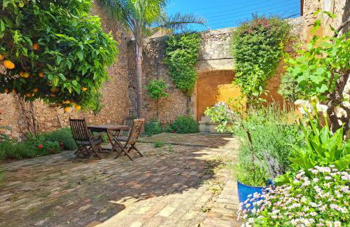 Casa Histórica con Piscina en la Costa Brava - Foto 1