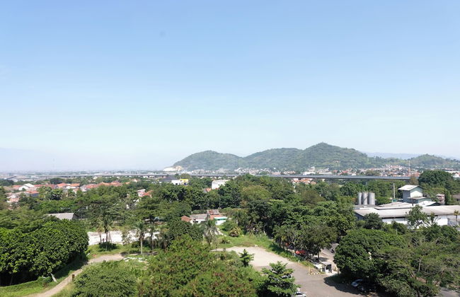 Spacious and Combine 3Br At The Edge Bandung Apartment - Foto 21