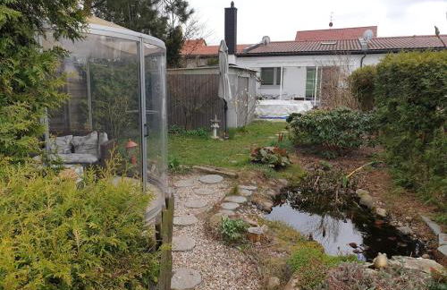 Ferienhaus mit Sommerpool, Terrasse und Glashaus - Foto 15