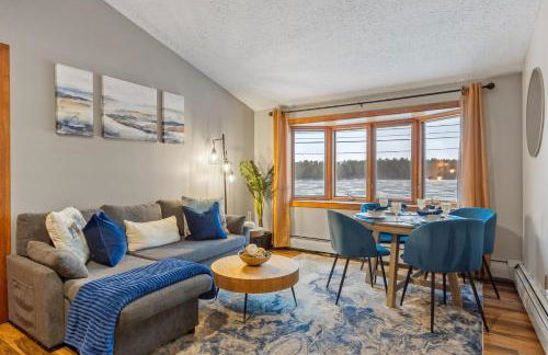 Spacious Accessible Waterfront Retreat with Hot Tub - Foto 20