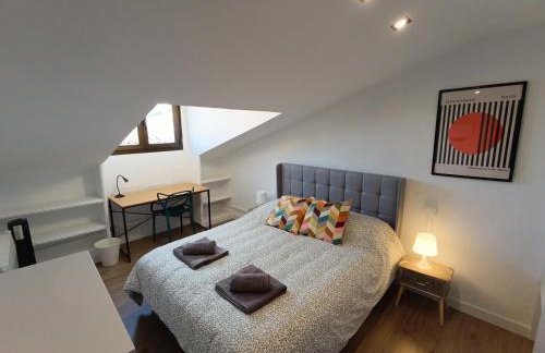 Ático con encanto junto a la Plaza Mayor de Burgos - Foto 1