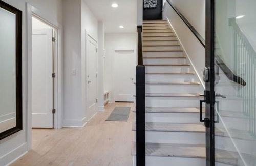 Luxury Townhouse with Rooftop Deck Less than 10 mins to Downtown - Foto 11