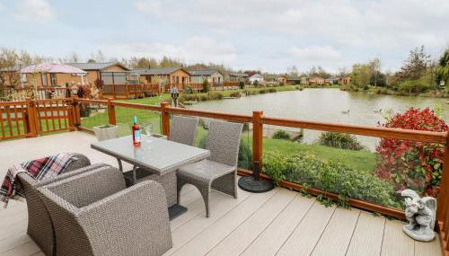 Lake View Lodge - Photo 2