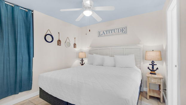 Newly Renovated Beachfront Condo! Free Beach Chair Service! by Dolce Vita Getaways PCB - Foto 5, Habitación