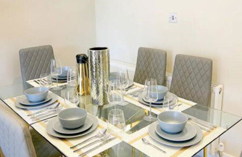 Langston House: 2 Bed, 2 Bath Luxury Apartment - Foto 2