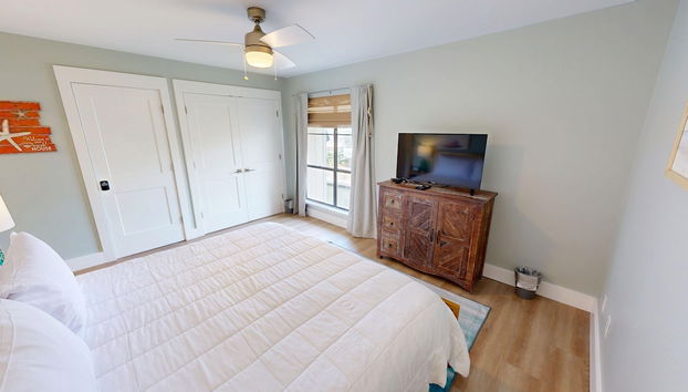 SPC3209 is an upstairs 2 BR with Canal Views RedAwning by RedAwning - Foto 5, Habitación