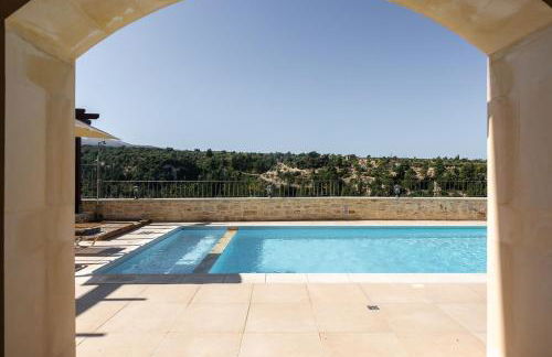 Ilys Home, a Country-chic Retreat with Pool & BBQ, By ThinkVilla - Photo 1