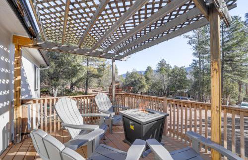 Mtn Views + Playground: Family-Friendly Pine Cabin - Foto 1