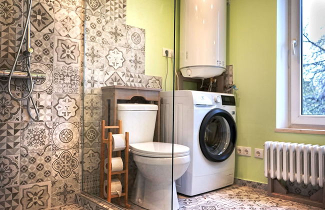 Prime 2Br Apt Next to Train Station - Foto 13