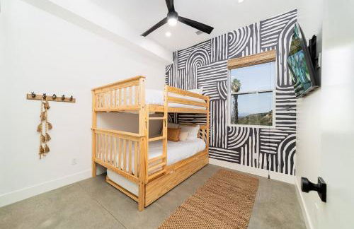 Vista Oasis with Spa, Pool, & Views - Foto 72