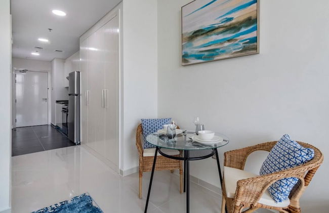 Cozy studio at Damac Hills - Photo 6
